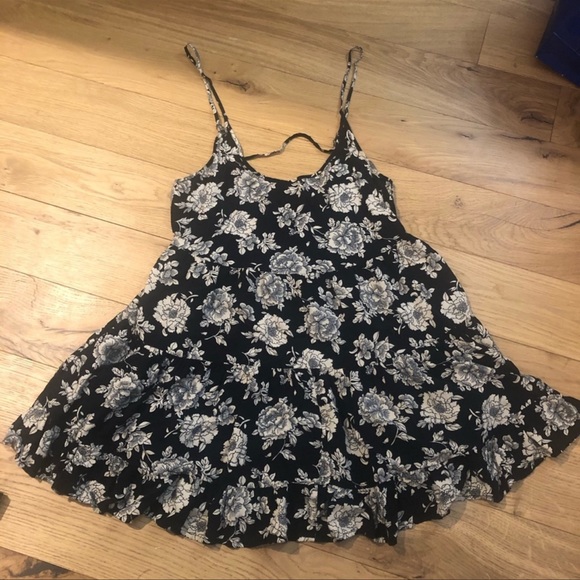 Brandy Melville Floral Jada Dress in Black + White - Picture 3 of 3